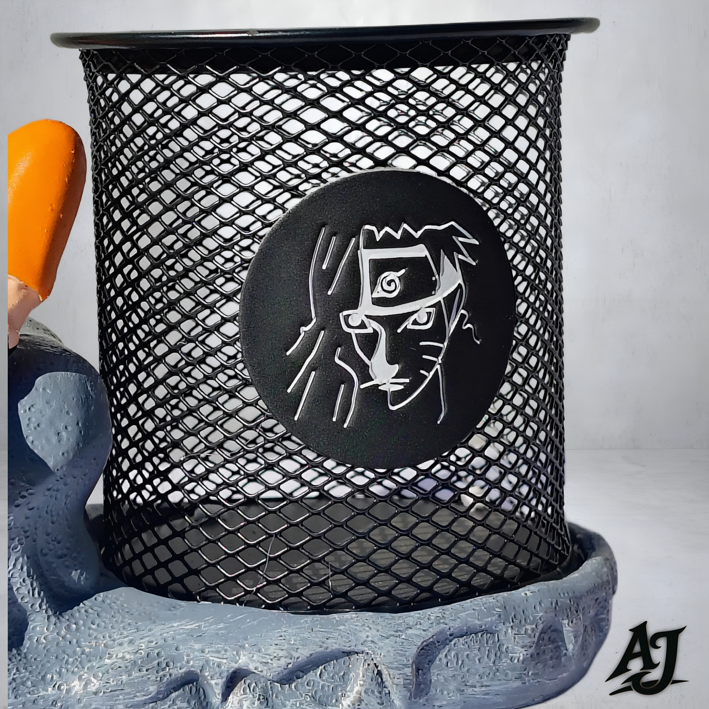 NARUTO UZUMAKI PEN STAND
