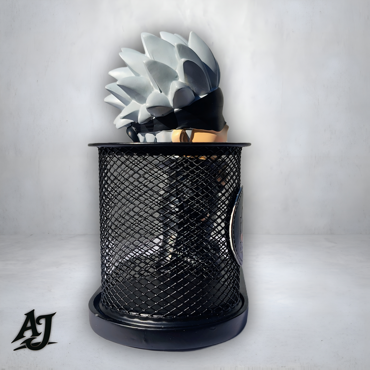 SATORU GOJO PEN STAND